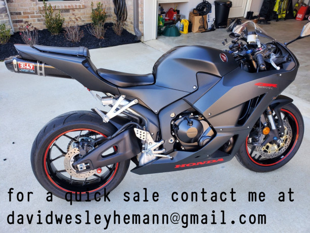 2020-honda-cbr-600rr-big-0